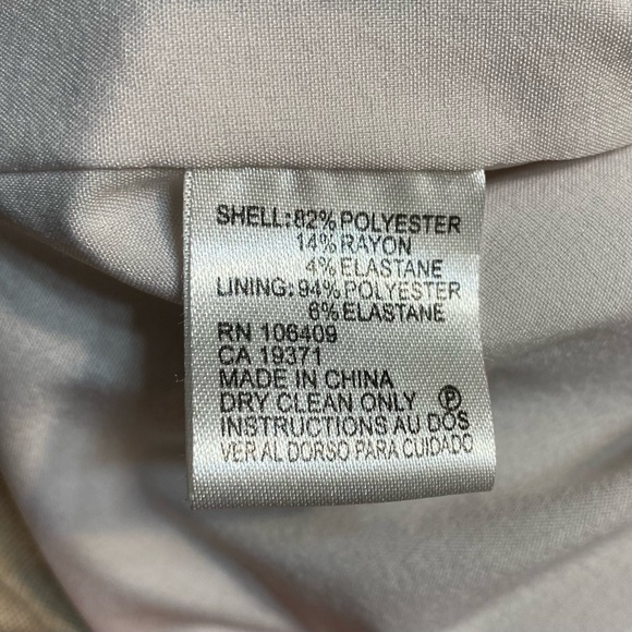 💕HP💕 Tahari ASL Tan Sleeveless Sheath Dress
Size 4 - Picture 14 of 16